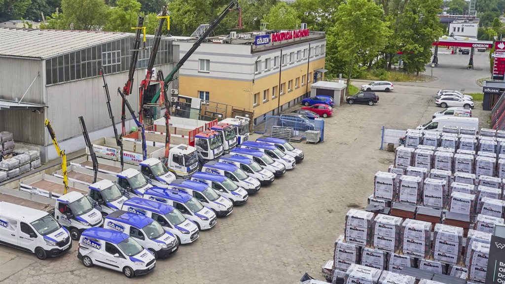 Siedziba oddziału firmy Golden w Malborku, oferująca sprzedaż pokryć dachowych, okien, drzwi i usług montażowych