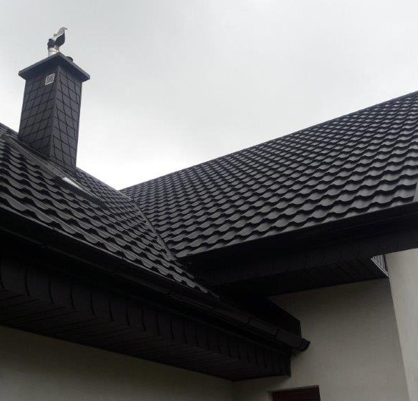 Ruukki Finnera Purex czarna – klasyczne profilowanie w głębokim odcieniu czerni