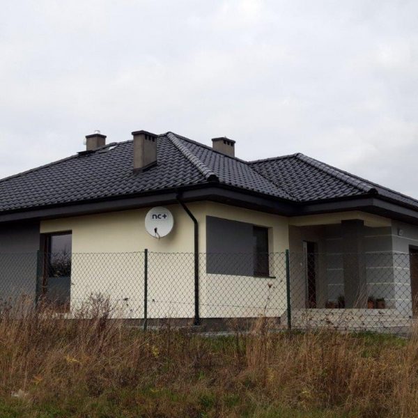 Realizacja dachu z dachówki Creaton Titania w kolorze czarna angoba