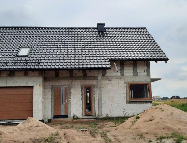 Röben Monza Plus antracyt angoba – gotowe pokrycie dachowe w ciemnym odcieniu