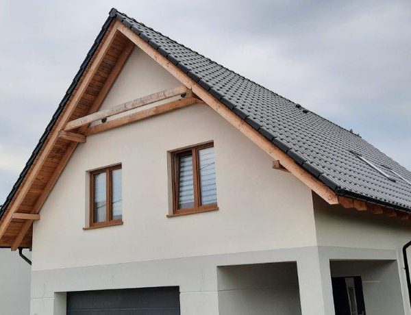 Dach z dachówki ceramicznej Röben Monza Plus antracyt angoba – przykład wykonania