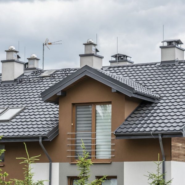 Budmat Venecja – solidne i estetyczne pokrycie dachu z blachodachówki modułowej