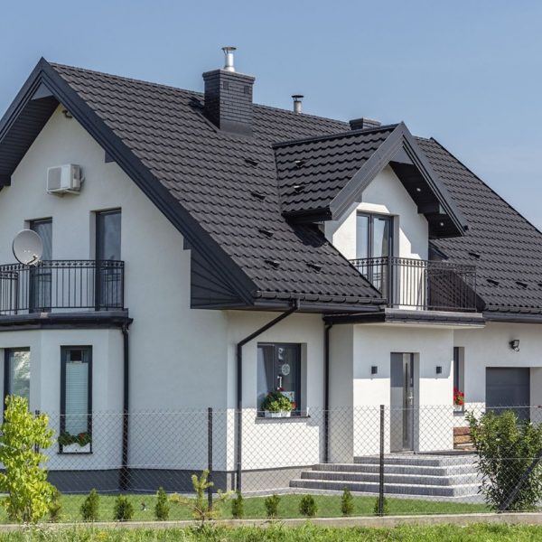 Budmat Venecja – wykonanie dachu z blachodachówki, precyzyjne dopasowanie i nowoczesny design