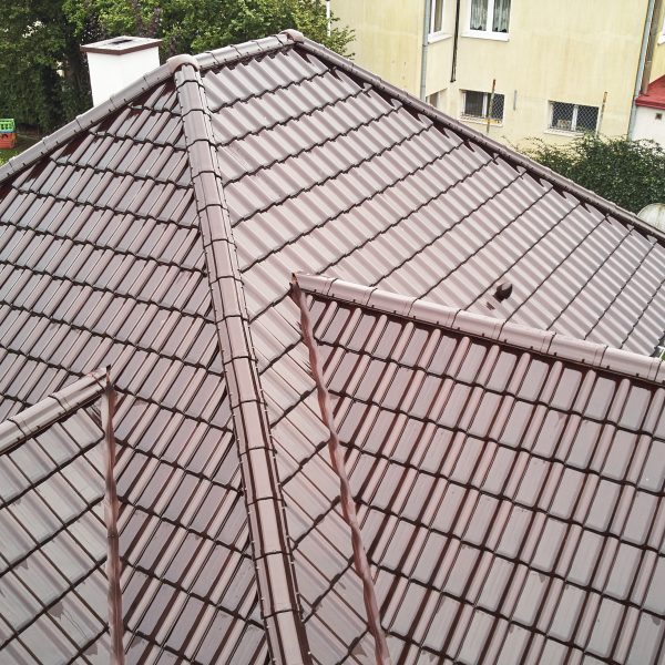 Creaton Titania brąz glazura – klasyczna realizacja połaci dachowej