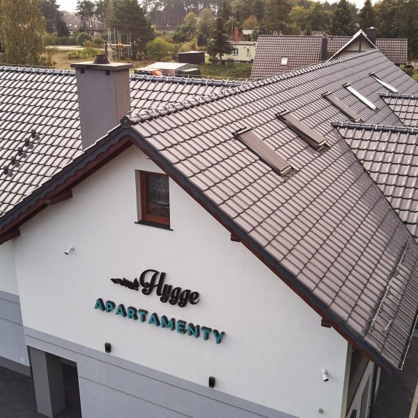 Röben Piemont titan szara glazurowana – realizacja dużego pokrycia dachoweg