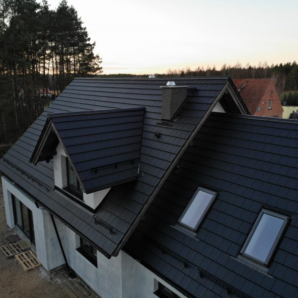 Dachówka ceramiczna płaska Creaton Simpla – nowoczesna forma i gładkie wykończenie