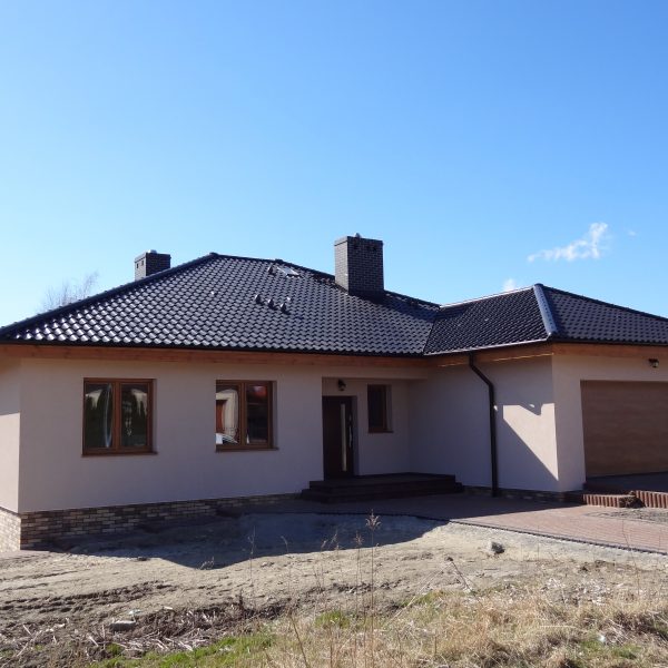 Dach z dachówki Creaton Melodie antracytowa angoba, łączącej trwałość z eleganckim stylem.