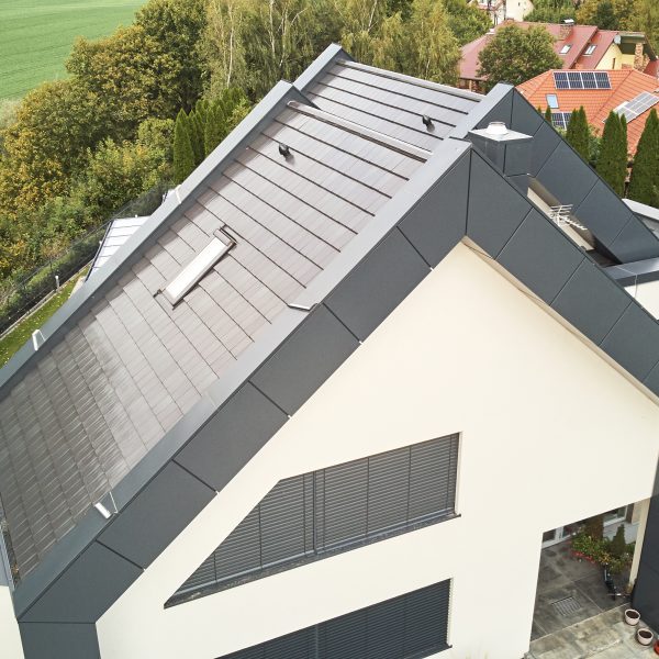 Dach z dachówki ceramicznej Creaton Domino łupek glazura – perspektywa z góry