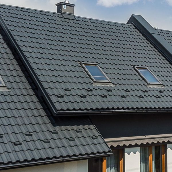 Pokrycie dachowe z paneli Ren firmy Pruszyński – gotowa realizacja