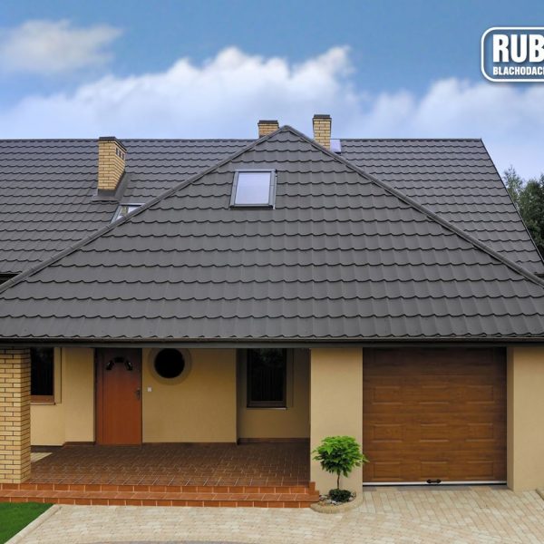 Pokrycie dachowe z blachodachówki panelowej Rubin firmy Pruszyński