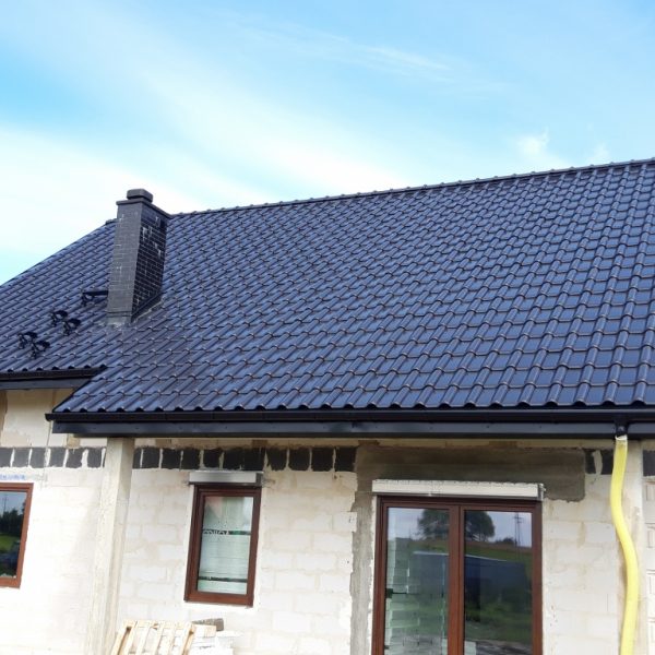 Dachówka ceramiczna Röben Monza grafit glazura – elegancki połysk i ciemny odcień