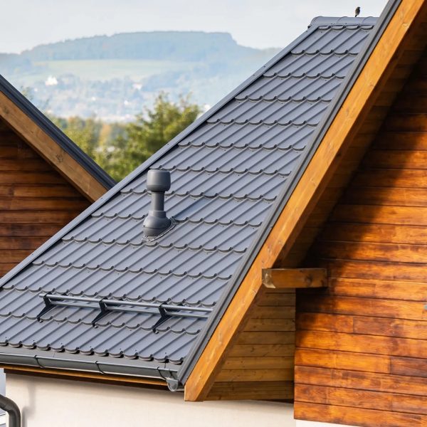Nowoczesny dach z paneli Ruukki Modular – zdjęcie realizacji